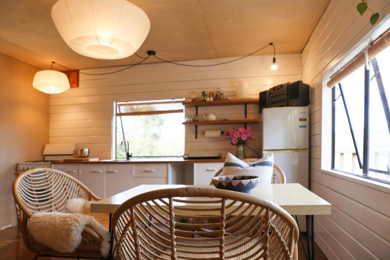 Boho Hill Apartment - Great Barrier Island Escape Okiwi المظهر الخارجي الصورة